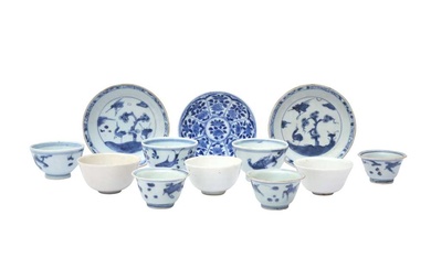 A GROUP OF CHINESE CUPS AND SAUCERS 明至清 杯及碟一組