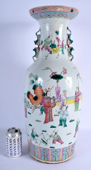 A LARGE 19TH CENTURY CHINESE CANTON FAMILLE ROSE VASE