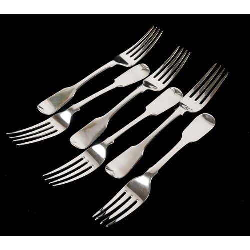 A MATCHED SET OF SIX GEORGIAN SILVER DESSERT FORKS Fiddle pa...
