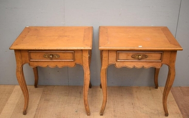 A PAIR OF FRENCH STYLE SINGLE DRAWER BEDSIDES (71H x 67W x 53D CM) (LEONARD JOEL DELIVERY SIZE: LARGE)