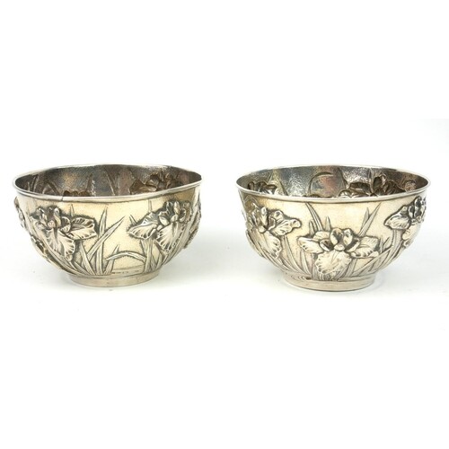 A PAIR OF JAPANESE MEIJI SPHERICAL SILVER BOWLS With embosse...