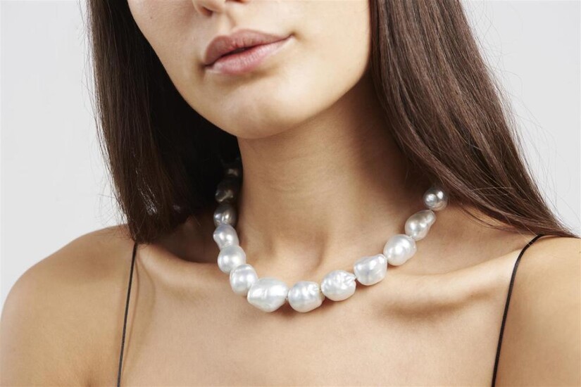 A STRAND OF BAROQUE SOUTH SEA PEARLS BY AUTORE