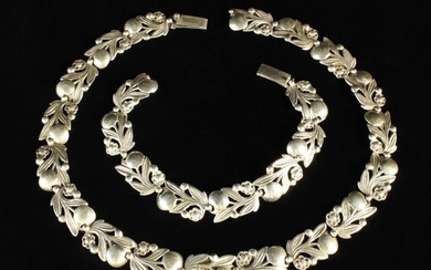 A Vintage Silver Barnard Instone Necklace & Matching Bracelet both stamped Silver, made in England with makers' mark