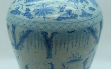 A large Chinese blue and white Meiping vase decorated