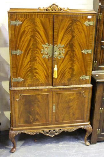 A mid-20th century Queen Anne style mahogany drinks cabinet, height 160cm, width 93cm, depth 48cm.