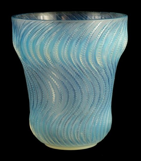 AN R LALIQUE FRANCE "ACTINIA" OPALESCENT AND BLUE