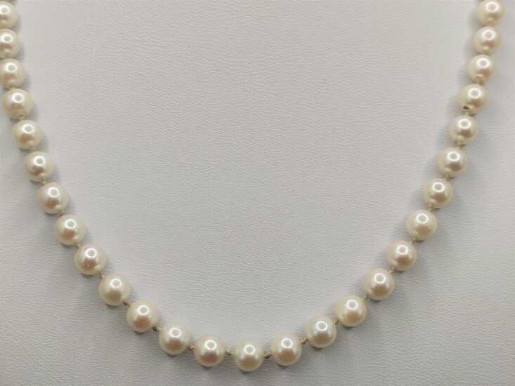 Akoya wedding necklace, necklace made of white genuine saltwater cultured pearls, fine delicate pin