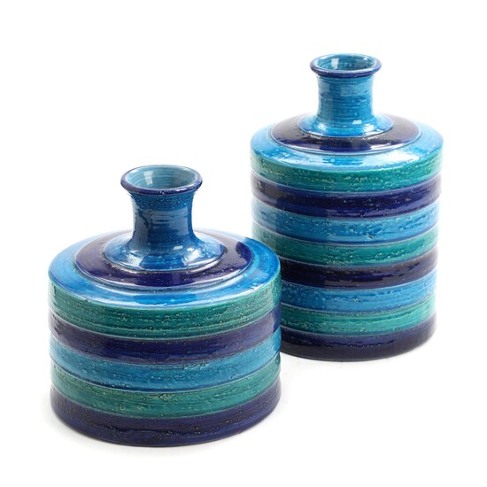 NOT SOLD. Aldo Londi: Two stoneware vases with green and blue glaze. Manufactured by Bitossi. H. 21 and 27 cm. (2) – Bruun Rasmussen Auctioneers of Fine Art
