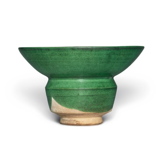An extremely rare green-glazed zhadou, Liao dynasty | 遼 綠釉渣斗
