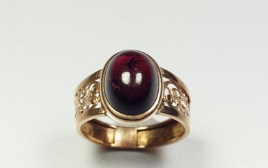 Antique ring in 18K (750/oo) yellow gold, the ring is...