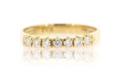 Bague en or jaune massif 18 carats ornée de 7 diamants de synthèse ronds brillants...