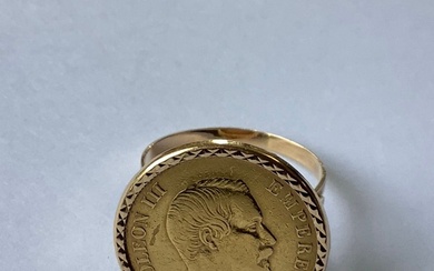 Bague pièce de 10 francs or Napoléon tête nue 1857, atelier A Monture en or...