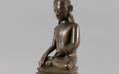 Bouddha. Birmanie, État de Shan. Groupe ethnique Tai Yai. Bronze. Patine noire, bon état. Dimensions...