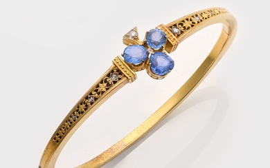 Bracelet de saphir Art Nouveau en or jaune, 14 ct ; Bracelet légèrement évasé, ajouré...