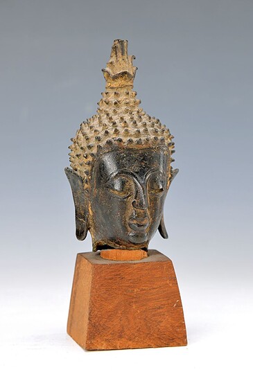 Buddha head, Thailand, 17th century, bronze, patinated,...