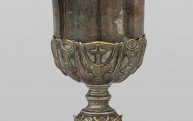 Calice in argento finemente sbalzato con lumeggiature in oro, Venezia sec.XVIII h.cm.24,4...