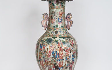 Chine, fin XIXe siècle, Important vase de palais en porcelaine et émaux de la famille...