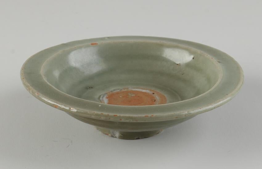 Chinese celadon dish Ã˜ 12.5 cm.