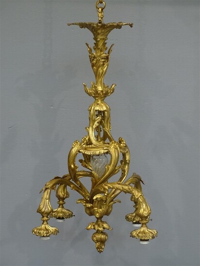 (-), Franse kapitale verguld bronzen hanglamp met decor...