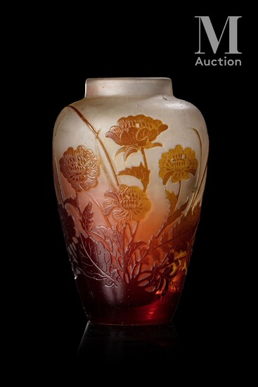GALLE - Nancy "Anemone Coronaria" Vase... - Lot 22 - Millon