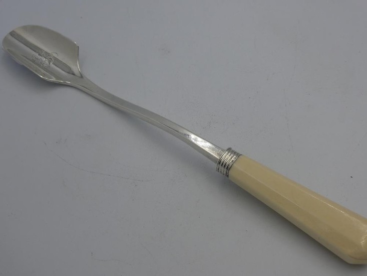 George III silver stilton scoop with shell back blade, facet...