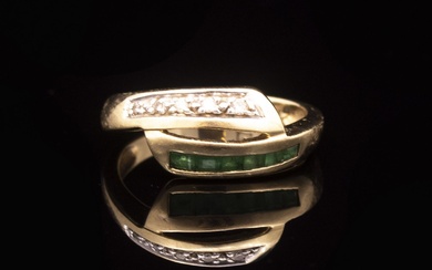 Gold, Diamonds & Emeralds Ring