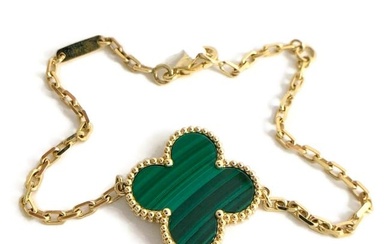 Green Malachite Clover Pendant Bracelet 18K Yellow Gold, 6.40 Grams
