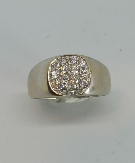 HORSE RING in white gold, paved with diamonds. Gross weight 6.2 g. TDD 53