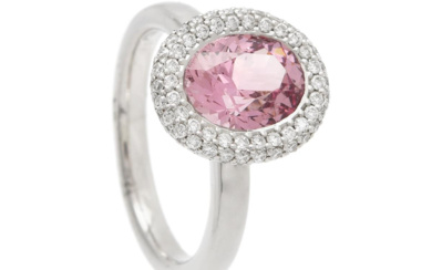 Jewellery Cluster ring CLUSTER RING, platinum, oval-cut pink spinel 2,...