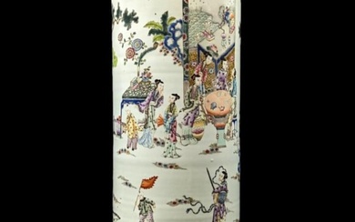 Large 19th Century Chinese Famille Rose Porcelain Vase With Figures