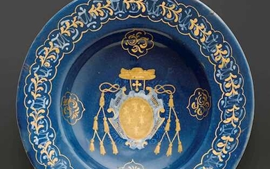 MAIOLICA PLATE FROM THE CARDINAL FARNESE SERVICE
