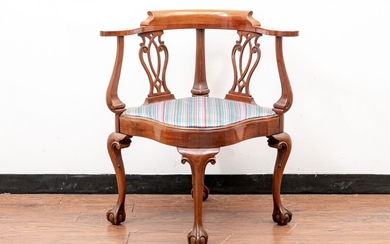 Mahogany Chippendale Claw And Ball Corner Chair