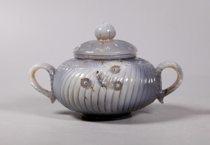 Mughal Chinese 19 C Chalcedony Agate Covered Jar
