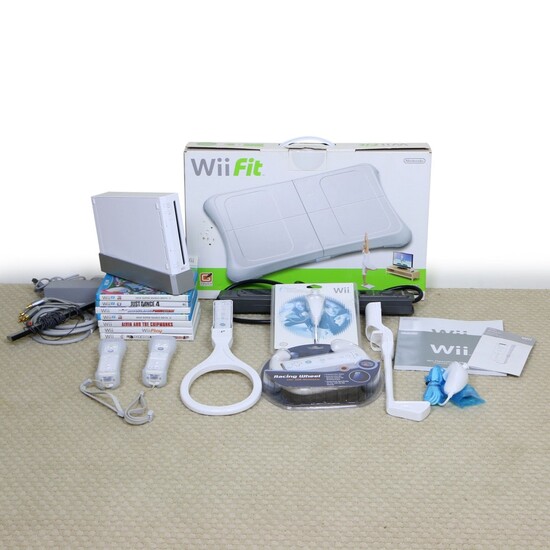 impacto Motel respirar Nintendo Wii Game Console, Wii Fit, Wii Games, and Accessories at auction |  LOT-ART