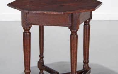 North European Baroque oak gate-leg table