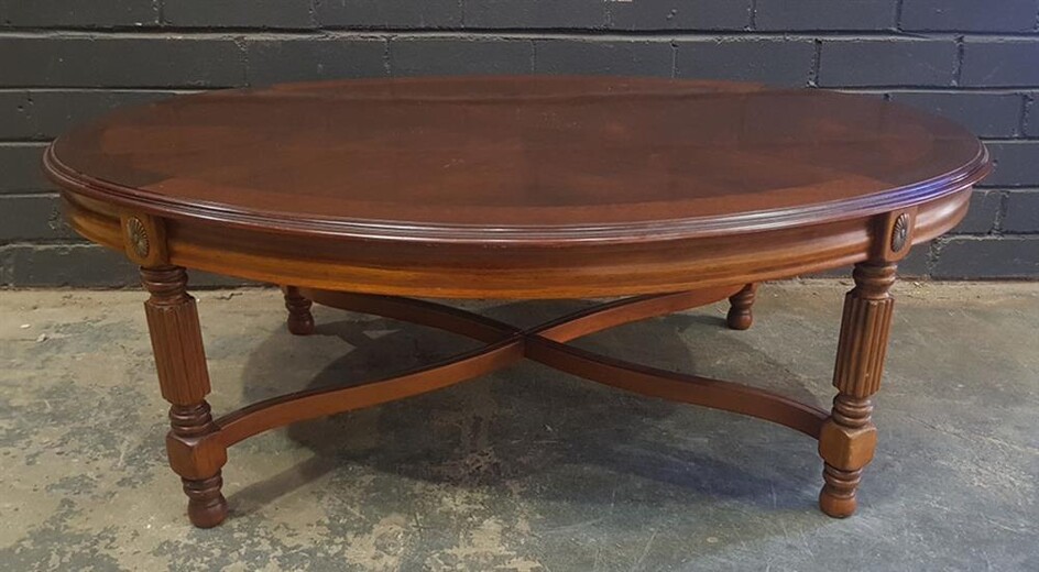 Oval Timber Coffee Table (h:40 x w:112 x d:76cm)