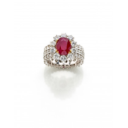 Oval ct. 2.80 circa ruby and diamond white gold cluster ring, diamonds in all ct. 4.20 circa, g 12.98 circa...