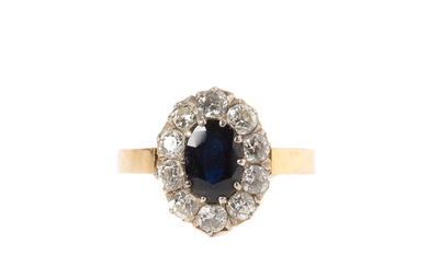 RING, 18K gold and white gold with oval-cut sapphire and old cut and brilliant cut diamonds, total approx. 1.15 ct, Wranges, Gothenburg.