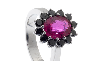 Ring in gold, ruby and black diamonds