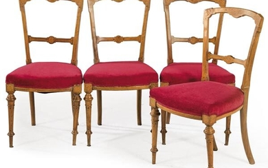 Set of four Victorian mahogany wood chairs with turned