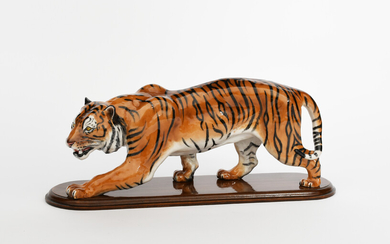 'Stalking Tiger' HN2646 a Royal Doulton figure