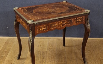 TABLE A JEUX PORTEFEUILLE de Style Louis... - Lot 322 - Pichon & Noudel-Deniau (Azur Enchères)