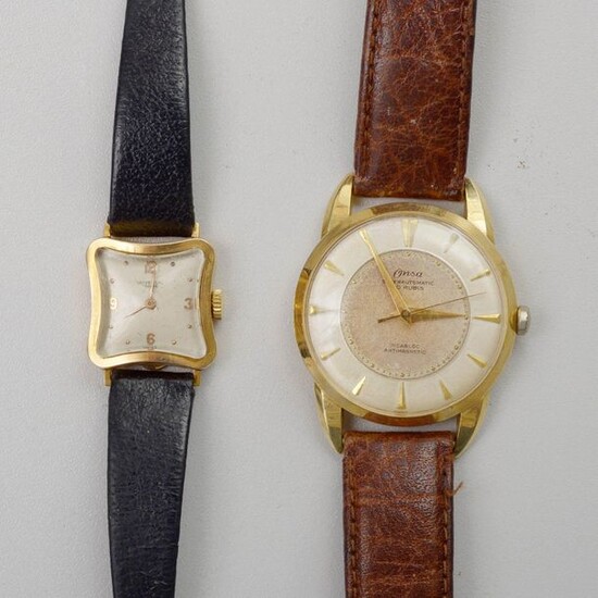 Two watches: Onsa brand watch in 18 carat yellow gold and Universal Genève brand watch in 18 carat yellow gold. Automatic and mechanical movement. Brown and black leather straps. Both are in working order. Dim. dial: +/-2.2x2cm and 4.6x3.6cm.