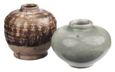 Vessels. A small Chinese pottery vessel, early Ming Dynasty
