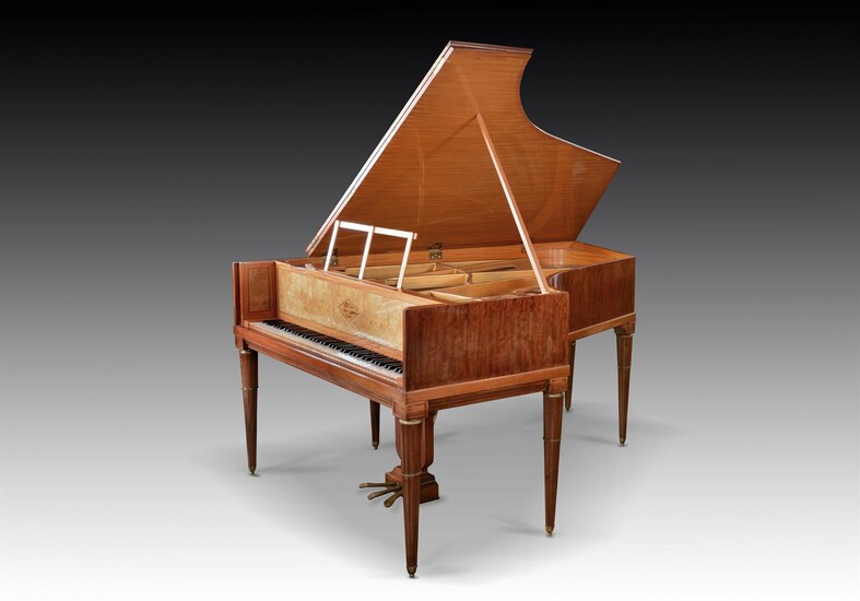 Y† GABRIEL GAVEAU, PARIS; A 6’6’’ MODELE II GRAND PIANO, CIRCA 1926