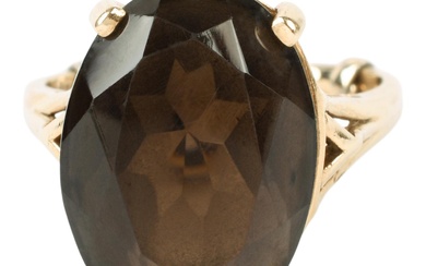 YELLOW GOLD AND SMOKY QUARTZ RING