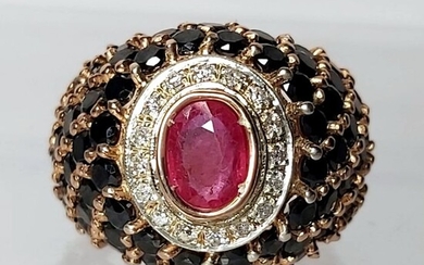 14 kt. Gold, Silver - Ring Ruby - Diamonds