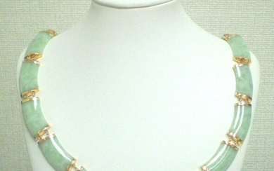 14 kt. Yellow gold - Necklace - 215.80 ct Jade