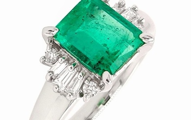 1.44ct Natural Colombia Emerald and 0.23ct Natural Diamonds - IGI Report - 900 Platinum - Ring - 1.44 ct Emerald - Diamonds