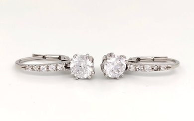 18kt 750 carat white gold earrings with Zircons